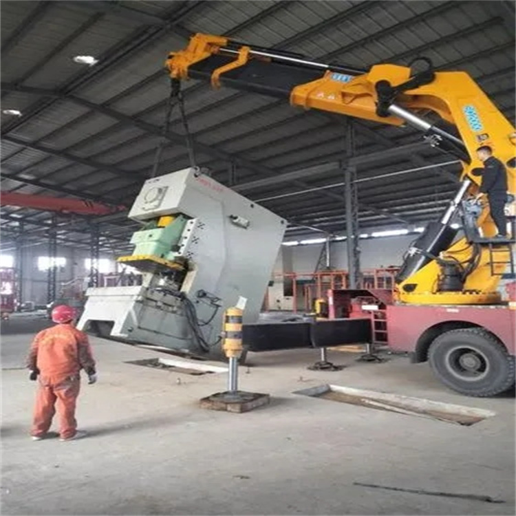 三都80吨折臂吊车出租附近电话