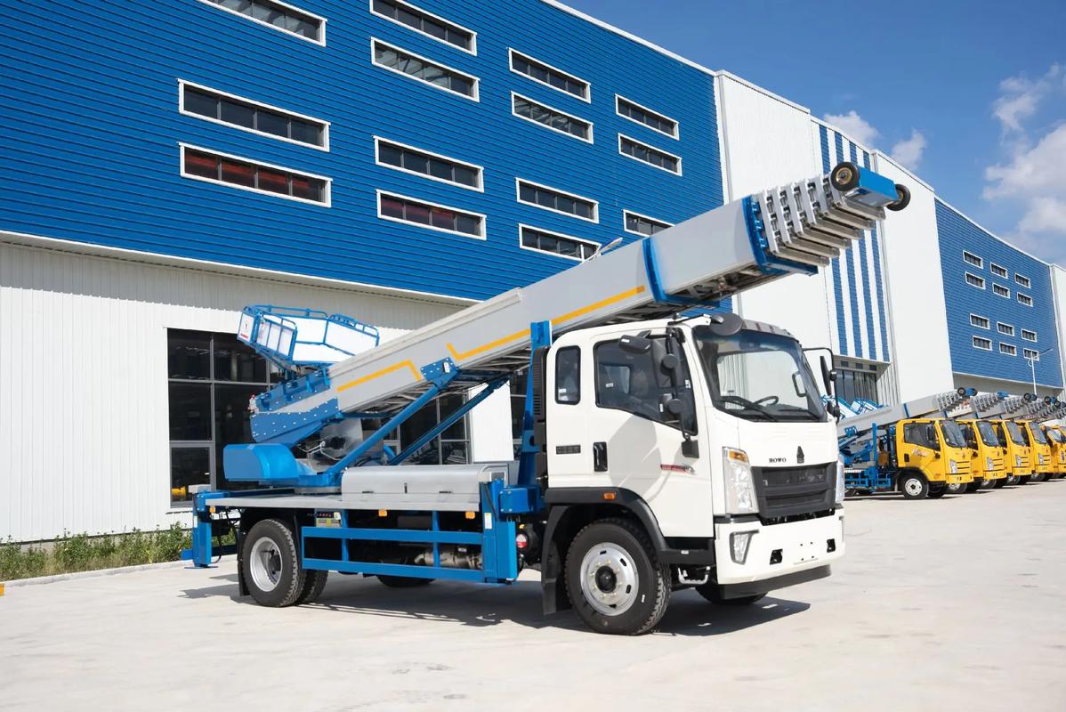 三都出租云梯车高空作业车 建筑垃圾搬运